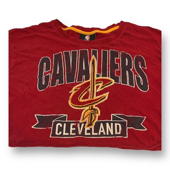 NBA Cleveland Cavaliers Cropped Tee Size Large - Picture 2 of 5